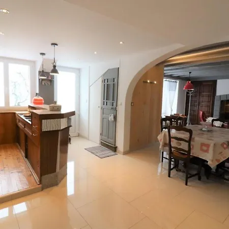 Ferienhaus Charmante Maison Renovee, 3 Ch, Proche Salers Et Monts Du Cantal, 6 Pers, Toutes Charges Incluses - Fr-1-742-30 *