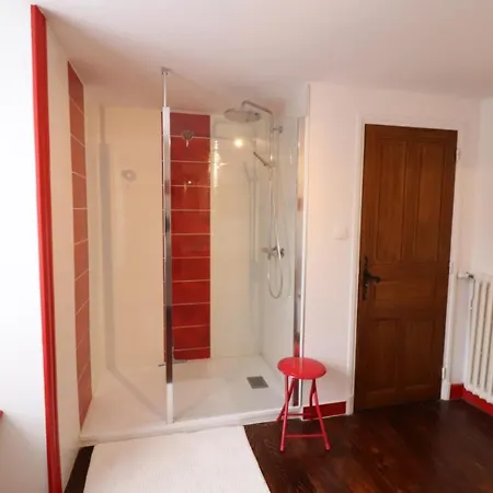 Ferienhaus Charmante Maison Renovee, 3 Ch, Proche Salers Et Monts Du Cantal, 6 Pers, Toutes Charges Incluses - Fr-1-742-30