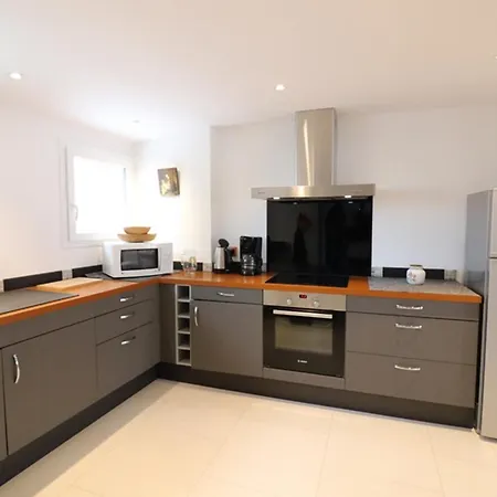 Charmante Maison Renovee, 3 Ch, Proche Salers Et Monts Du Cantal, 6 Pers, Toutes Charges Incluses - Fr-1-742-30 Ferienhaus *