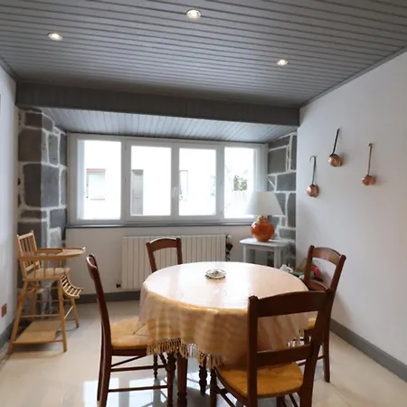 Charmante Maison Renovee, 3 Ch, Proche Salers Et Monts Du Cantal, 6 Pers, Toutes Charges Incluses - Fr-1-742-30 *